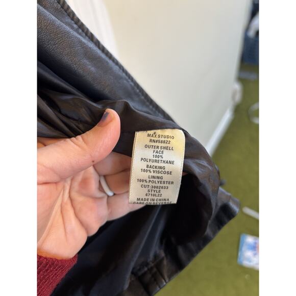 Max Studio Faux Leather Black Jacket Buckles Zippers Size Medium Motorcycle - Picture 5 of 5